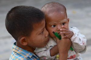Bambini a Kuthodaw