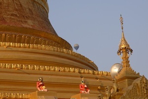 Mongolfiera su Tempio Kuthodaw