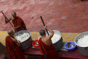 Il pranzo dei Monaci a Mahagandayon
