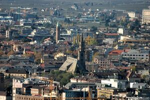 Il Duomo e sullo sfondo Cristo Re