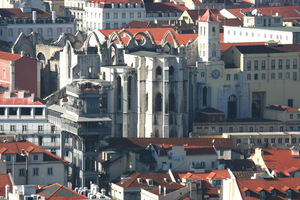 Elevador e Igreja do Carmo (dal Castelo)