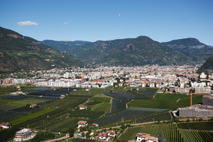 Bolzano (da dietro un vetro)