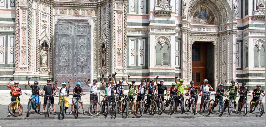 Foto di rito davanti al Duomo