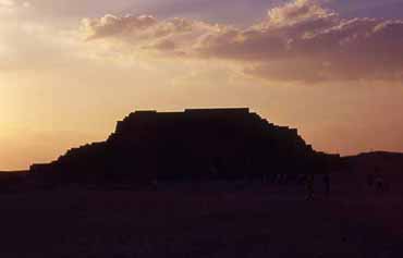 Tramonto sul tempio funerario